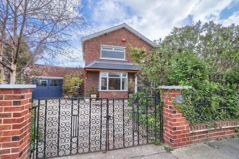4 bedroom detached house for sale, Fairfield Road, Fairfield
