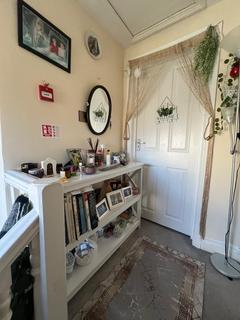 Studio to rent, Cavendish Avenue, London N3