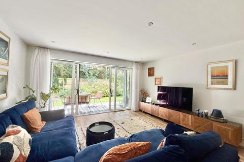 2 bedroom ground floor flat for sale, Lymington Road, Christchurch BH23