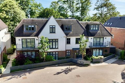 2 bedroom ground floor flat for sale, Lymington Road, Christchurch BH23