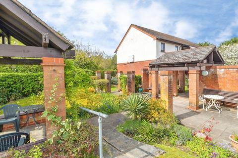 2 bedroom flat for sale, The Mount, Simpson, Milton Keynes, Buckinghamshire, MK6