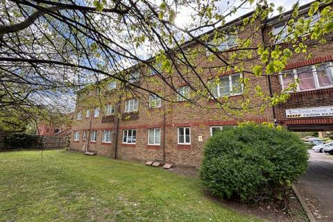 2 bedroom flat for sale, Flat 20, Trinity House, Argent Street, Grays, Essex RM17 6RJ