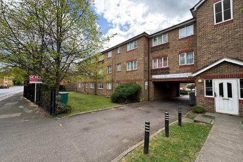 2 bedroom flat for sale, Flat 20, Trinity House, Argent Street, Grays, Essex RM17 6RJ