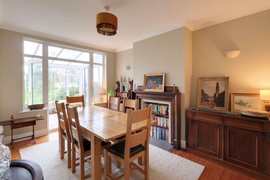 Dining room, fireplace