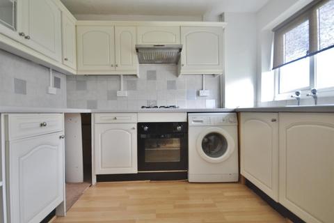 2 bedroom apartment to rent, Curlew Close