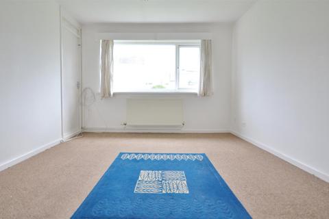 2 bedroom apartment to rent, Curlew Close