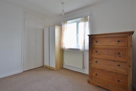 2 bedroom apartment to rent, Curlew Close
