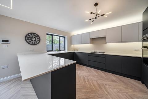 4 bedroom semi-detached house for sale, Wokingham Road, Bracknell, Berkshire