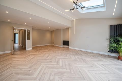 4 bedroom semi-detached house for sale, Wokingham Road, Bracknell, Berkshire