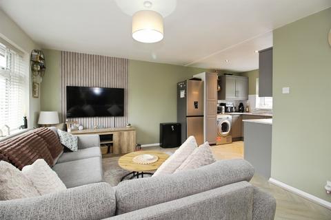 2 bedroom flat for sale, Town Street, Rodley, Leeds