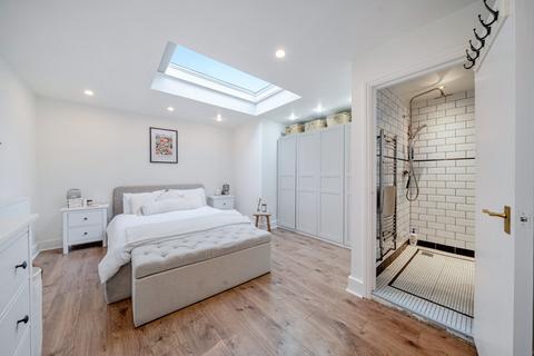 2 bedroom flat for sale, Landor Road, Clapham, London, SW9