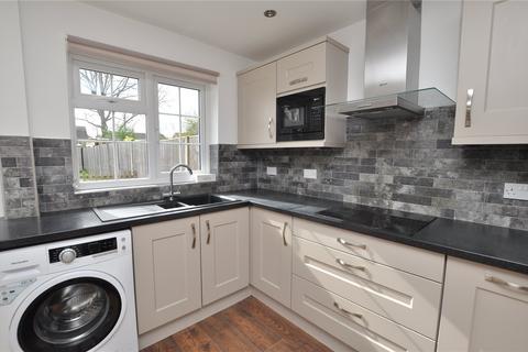 3 bedroom terraced house to rent, Scotland Farm Road, Aldershot GU12