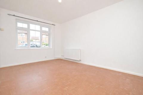3 bedroom terraced house to rent, Scotland Farm Road, Aldershot GU12