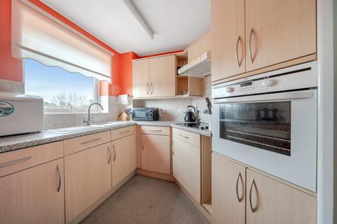1 bedroom retirement property for sale, Benedict Court,  Newbury,  RG14