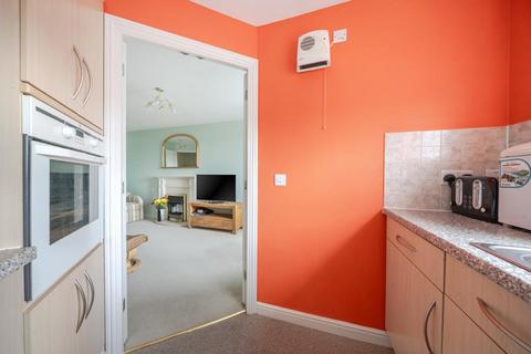1 bedroom retirement property for sale, Benedict Court,  Newbury,  RG14
