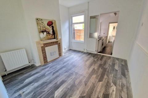 2 bedroom terraced house to rent, May Street, Luton, LU1
