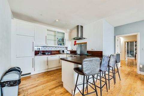 2 bedroom flat for sale, Farnsby Street, Swindon