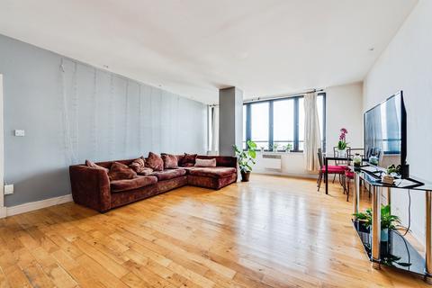 2 bedroom flat for sale, Farnsby Street, Swindon