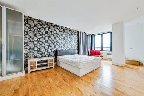 2 bedroom flat for sale, Farnsby Street, Swindon