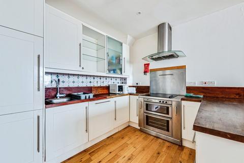 2 bedroom flat for sale, Farnsby Street, Swindon