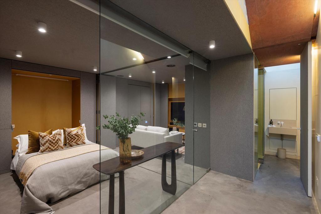 Master bedroom, en suite