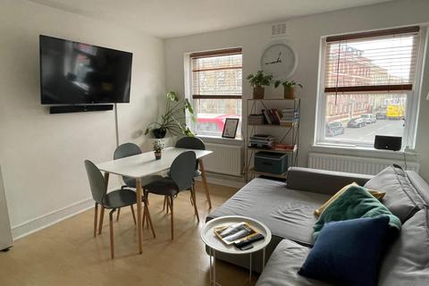 undefined, Mile End Road, Stepney Green, London, E1