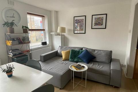 undefined, Mile End Road, Stepney Green, London, E1