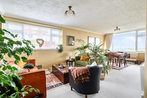 2 bedroom flat for sale, Brighton Road, Lancing, West Sussex, BN15