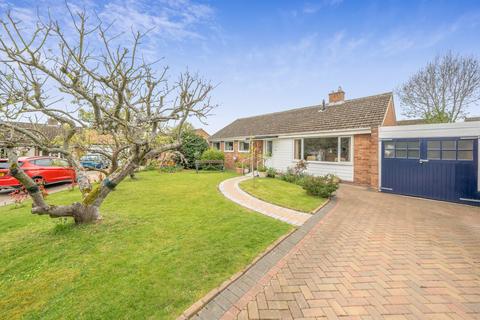 3 bedroom bungalow for sale, Tarrant Avenue, Witney, Oxfordshire