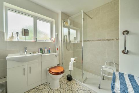 3 bedroom bungalow for sale, Tarrant Avenue, Witney, Oxfordshire