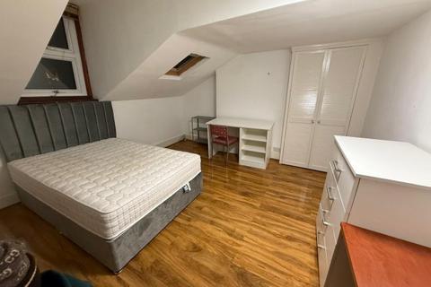 6 bedroom house share to rent, Shenley Road