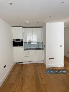 Studio to rent, Skyline, Slough, SL1