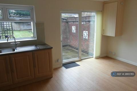 3 bedroom semi-detached house to rent, Trelawney Road, Exhall, CV7
