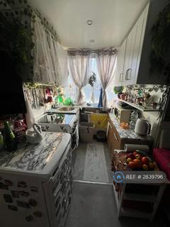 Studio to rent, Cavendish Avenue, London, N3