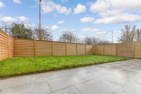 5 bedroom detached house for sale, Ivychurch, Kent