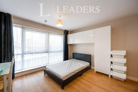 Studio to rent, The Roundhouse, Gunwharf Quays, Portsmouth, PO1