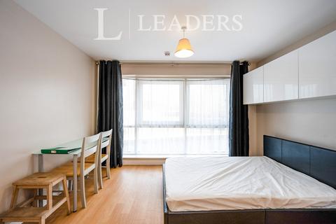 Studio to rent, The Roundhouse, Gunwharf Quays, Portsmouth, PO1