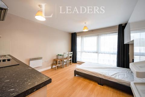 Studio to rent, The Roundhouse, Gunwharf Quays, Portsmouth, PO1