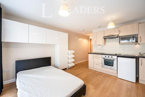 Studio to rent, The Roundhouse, Gunwharf Quays, Portsmouth, PO1