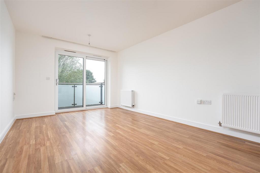 Apartment in West Drayton - View 2