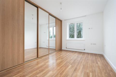 undefined, 10 Swan Road, West Drayton UB7