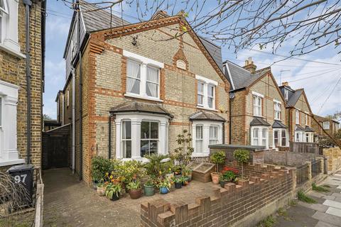 Canbury Avenue, Kingston Upon Thames KT2