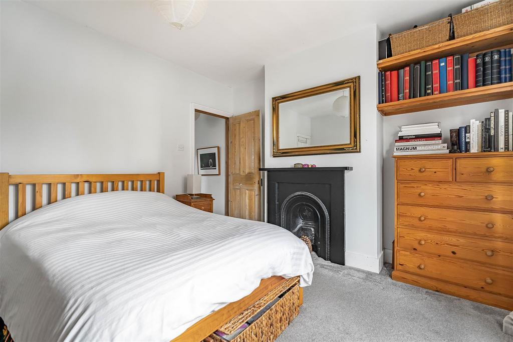 Bedroom, fireplace