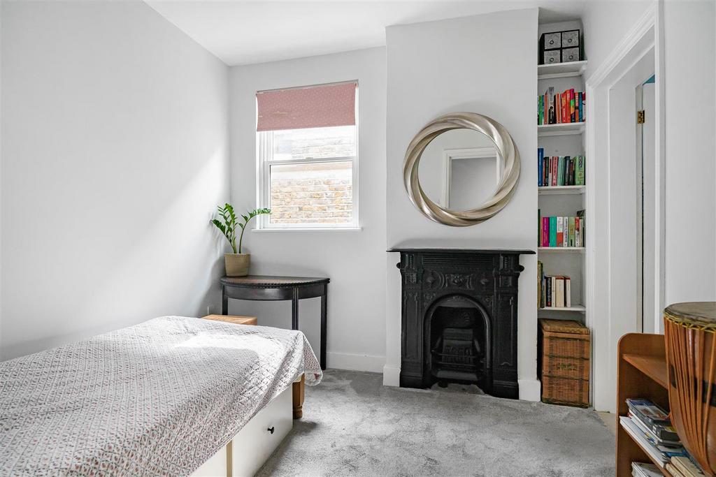 Bedroom, fireplace