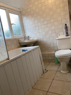3 bedroom terraced house to rent, Butlin Road, Luton LU1