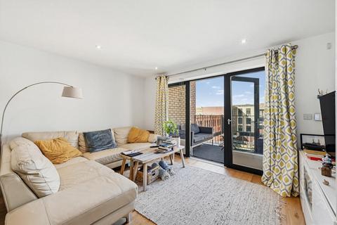 2 bedroom flat for sale, Eythorne Road, London