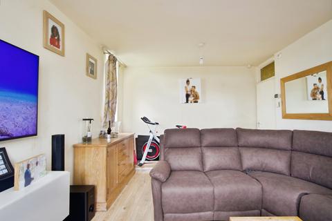 2 bedroom flat for sale, Siviter Way, Dagenham, Essex, RM10