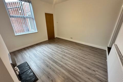 2 bedroom terraced house to rent, Hampton Street, Dudley, DY2