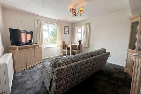 2 bedroom flat for sale, Pembroke Way, Oak Tree Court, B28