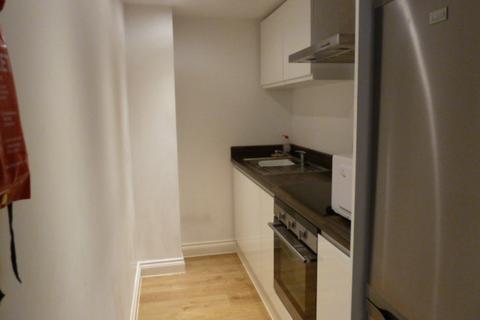 Studio to rent, 12 Whitefield Tce, Flat 1